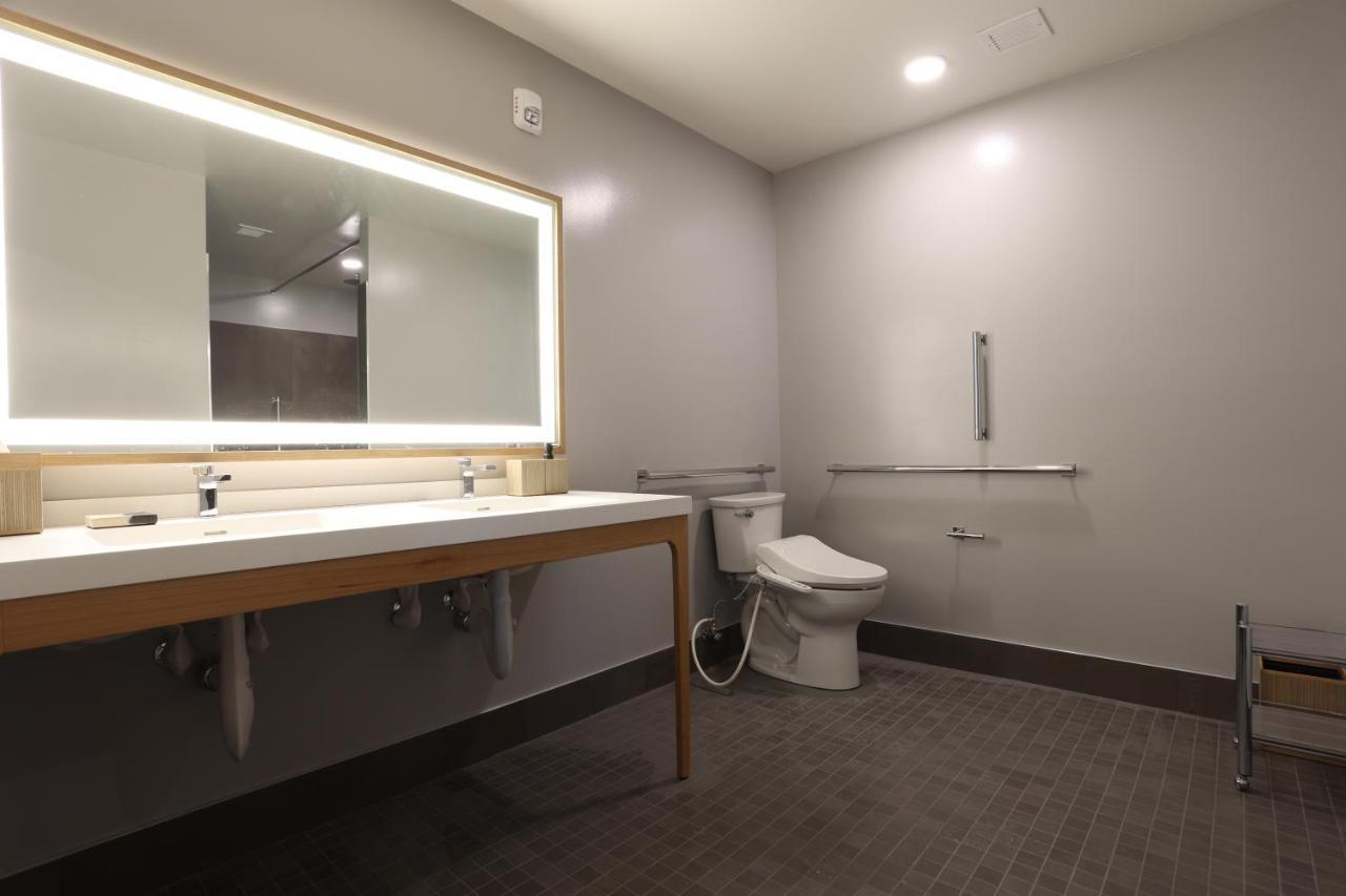 Cedartree Hotel Portland Hillsboro Bagian luar foto
